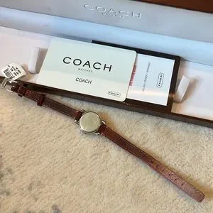 Maroon patent leather small coach watch Pre-Owned COACH Elliott CA.158.7.34.2339 Watch, Red Gold, GP  main image 3